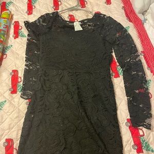 Women’s black lace H&M dress